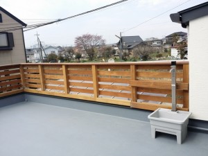 広大なベランダ。庭として充分使用できます。